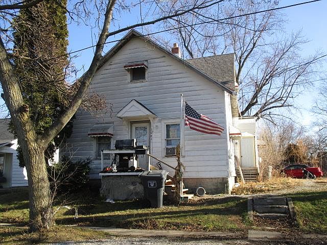 1st image of 1061 Highland Ave