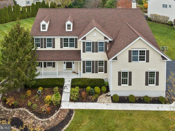 2 Thorn Ln, Chesterfield, NJ 08515