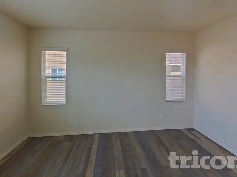 5425 Barnstormers Ave — Photo 11