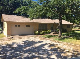 883 Tradewinds Rd, Nocona, TX 76255