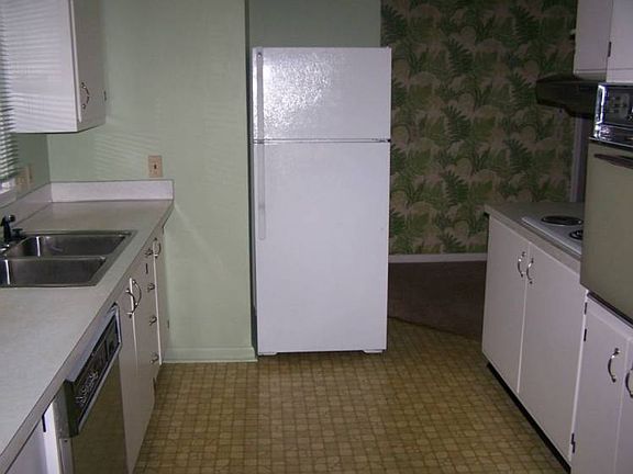 Another view of kitchen.