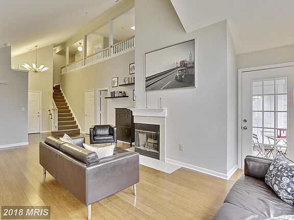3rd image of 122 Kendrick Pl APT 34L
