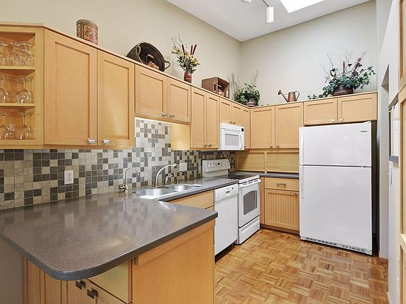 4th image of 806 Buckingwood Ct