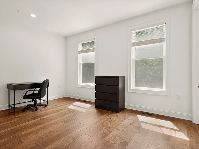 333 SE Eheart St — Photo 34