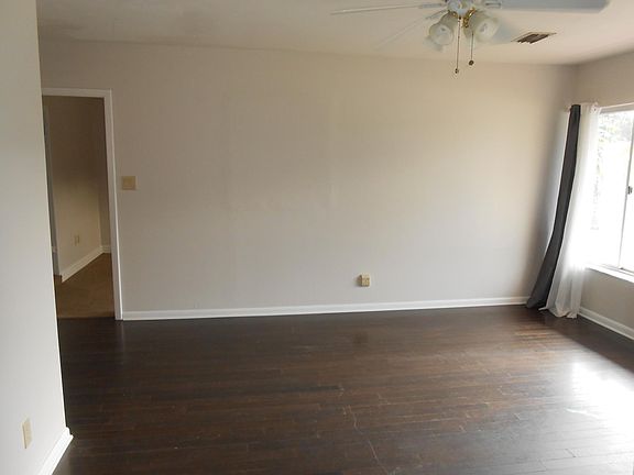 4th image of 3615 W Tyson Ave
