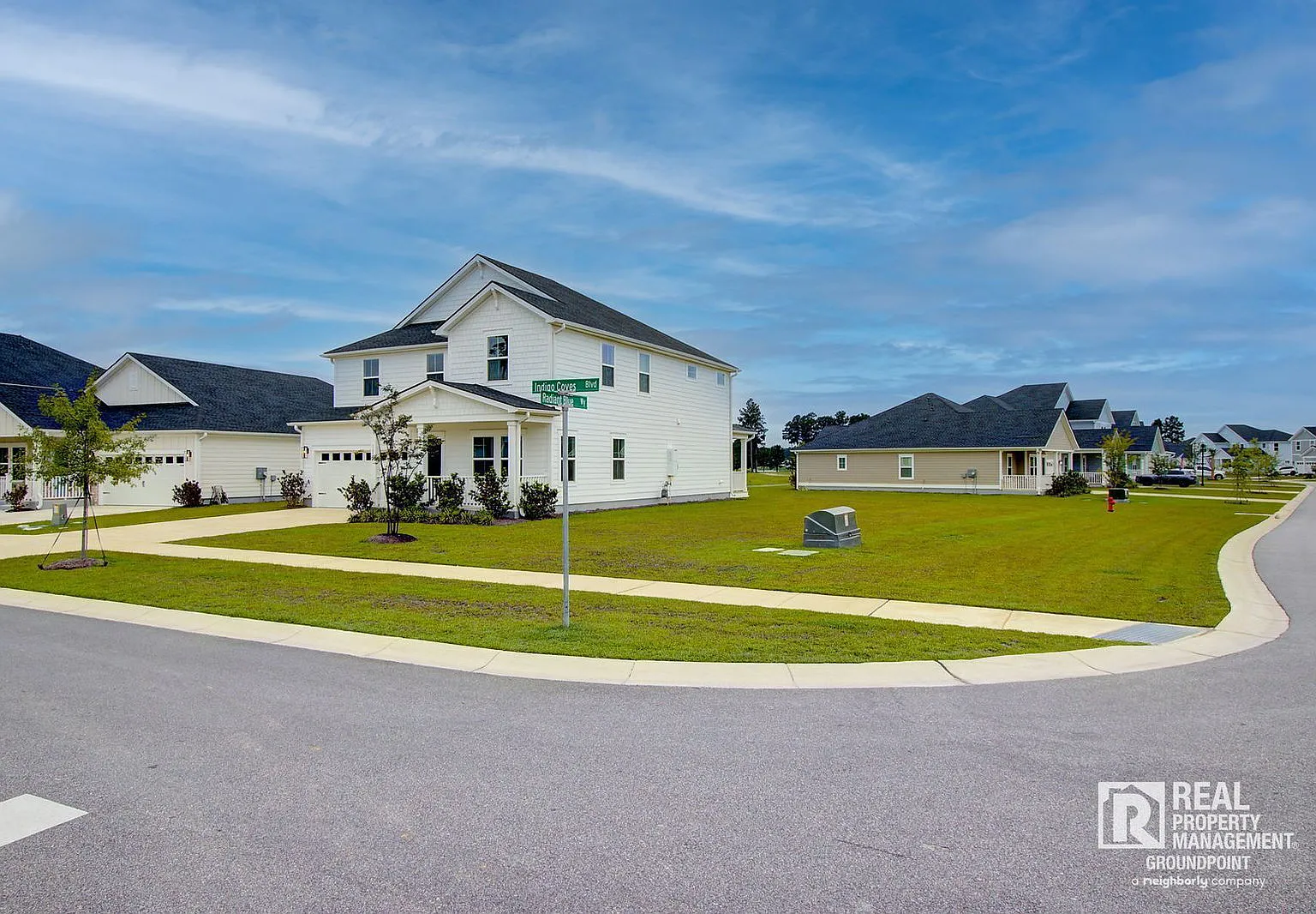 5 bed, 3.0 bath, 2815 sqft, $3,100 — Photo 2