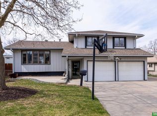 5017 Red Rock Ave, Omaha, NE 68157