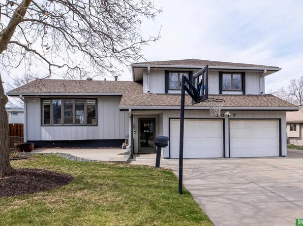 5017 Red Rock Ave, Omaha, NE 68157