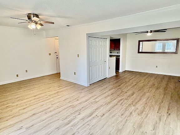 2nd image of 6900 Roswell Rd APT Q17