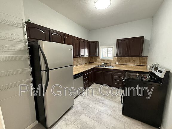 4th image of 1139 S Yorktown Ave