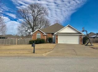 2444 N Southwick Dr, Fayetteville, AR 72704