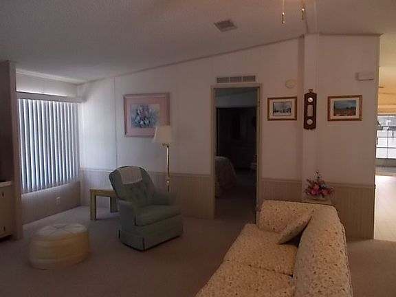 5th image of 218 Queen Mary Loop