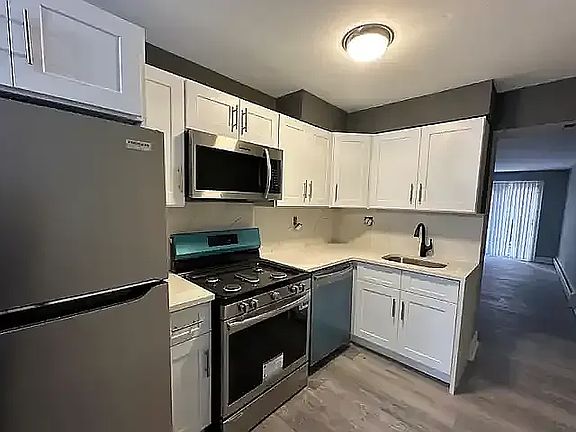 4th image of 55-75 S 6th St #215