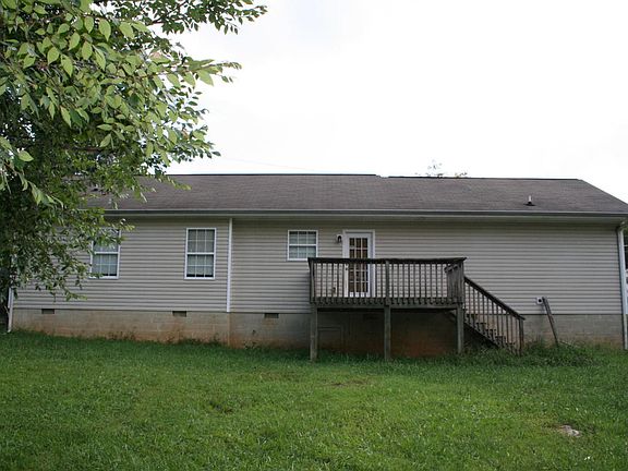 3rd image of 3231 Deer Lake Dr