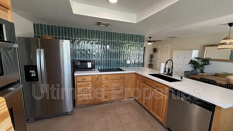3 bed, 2.0 bath, 1320 sqft, $2,500 — Photo 4