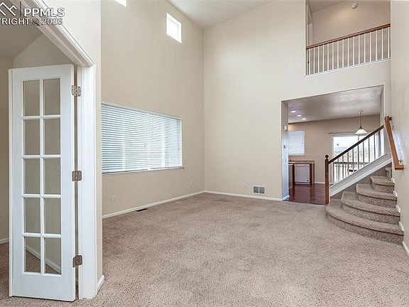 3rd image of 1814 Meadowbrook Pkwy
