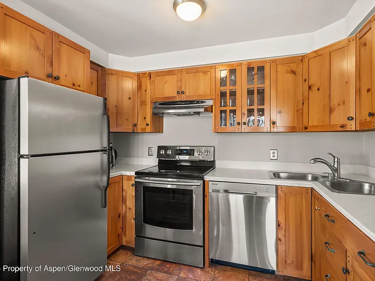 125 E Hyman Ave #1A — Photo 6