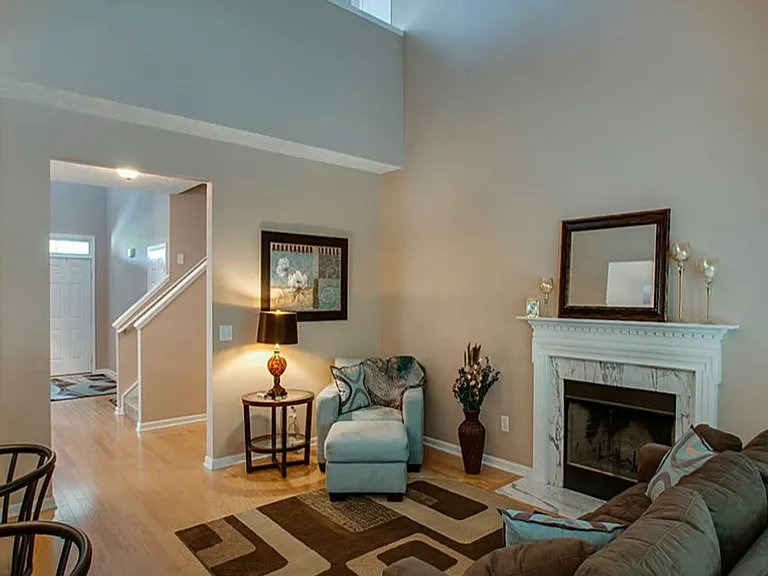 7355 Autumn Crossing Way — Photo 5