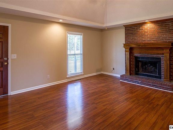 2nd image of 114 Sweetwater Dr