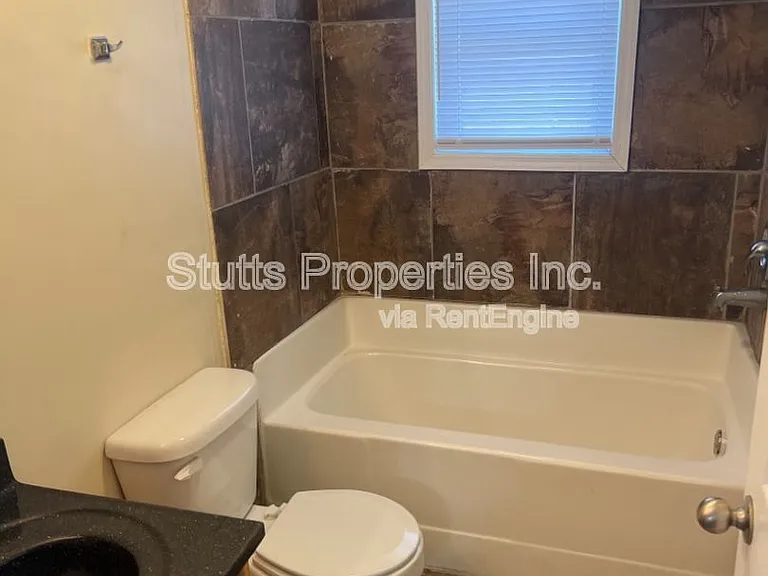 415 Hudson St #1 — Photo 5