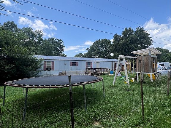 2nd image of 17115 Primrose Ln
