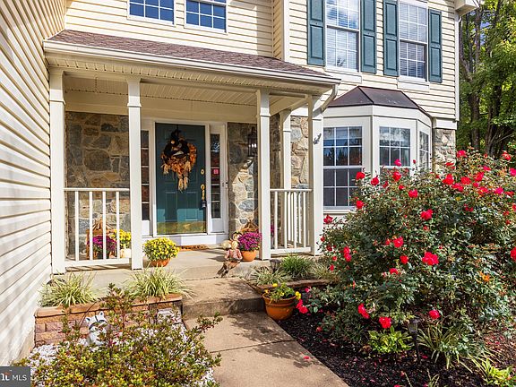 3rd image of 16605 Chalice Ct