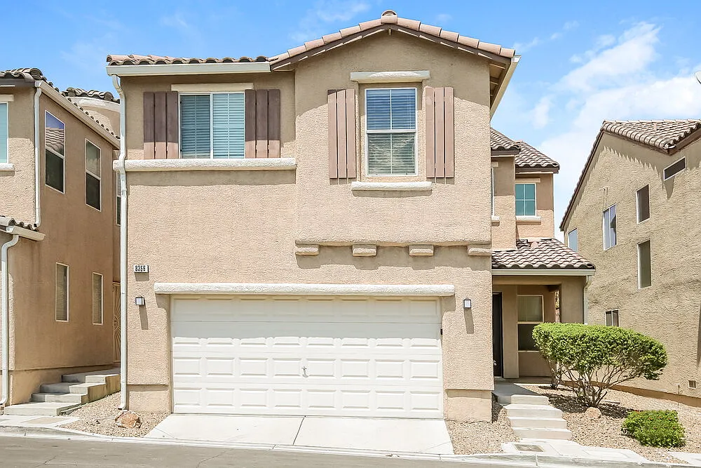 3 bed, 2.5 bath, 1967 sqft, $2,360 — Photo 1