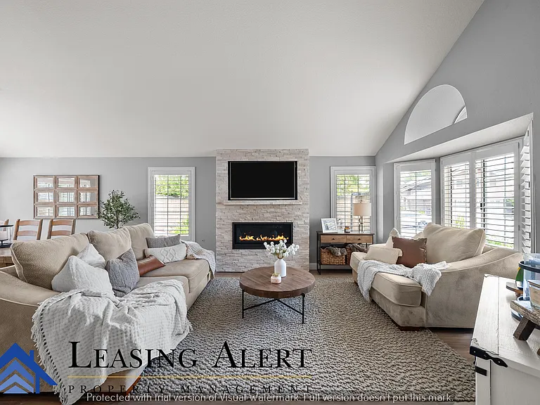 27597 Artine Dr — Photo 3