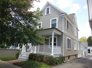 39 Sherwood Pl, Greenwich, CT 06830