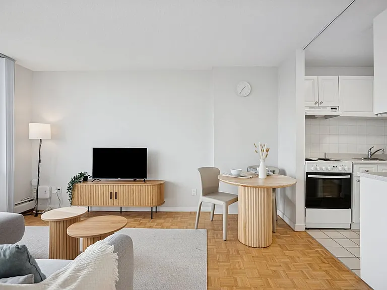 1305 W 12th Ave — Photo 36