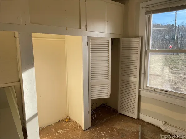 2700 Windsor Shades Ln, Providence Forge, VA 23140