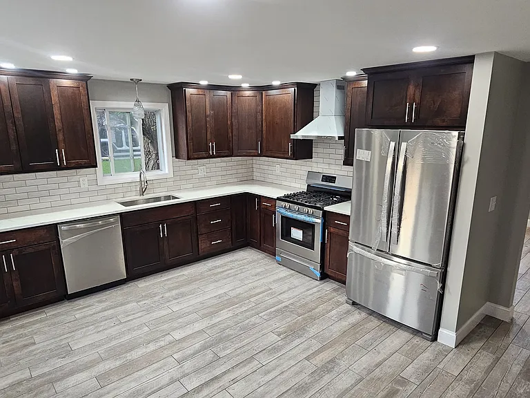 Kitchen 14' x 11'