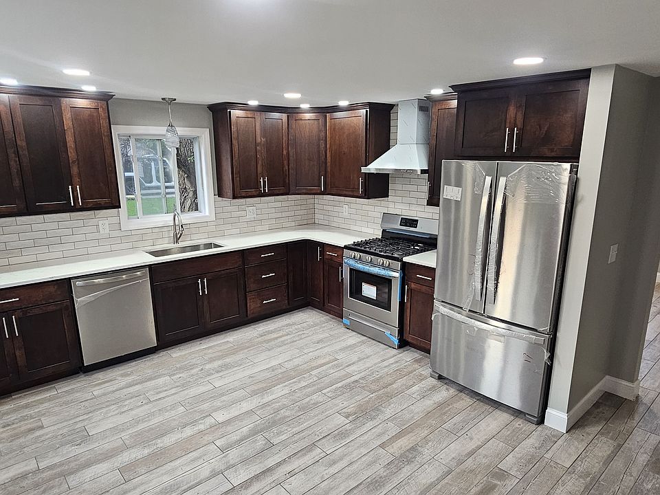 Kitchen 14' x 11'