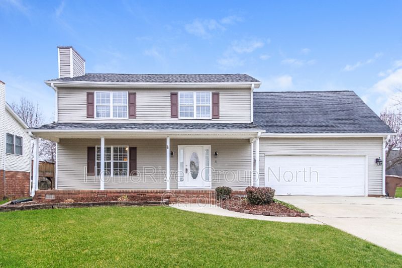 1st image of 3 Wimbledon Ln