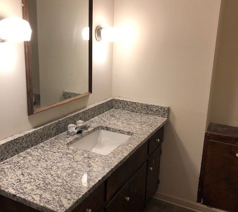 1st image of 100 Bellwood Ave #44