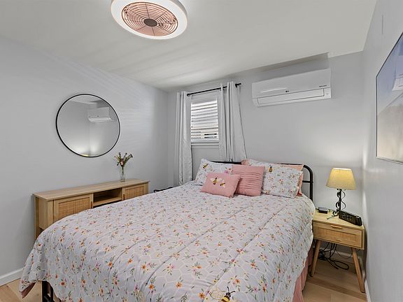 5th image of 309 E Topeka Ave Unit B