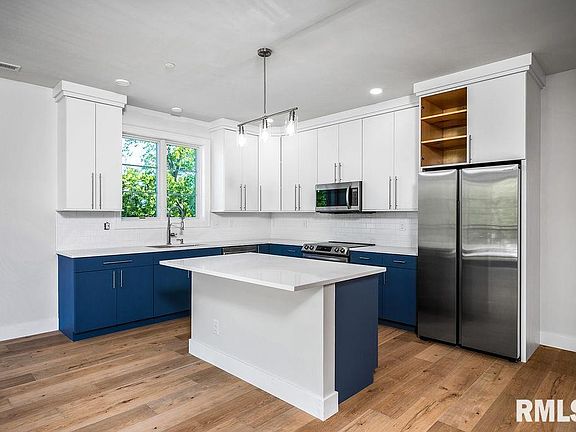 5th image of 1310 E Samuel Ave #3F