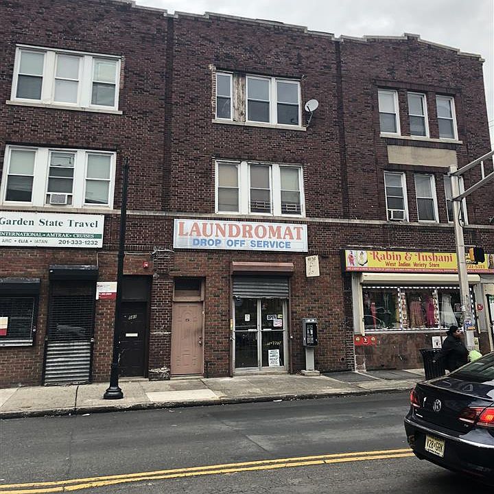 1st image of 583 W Side Ave