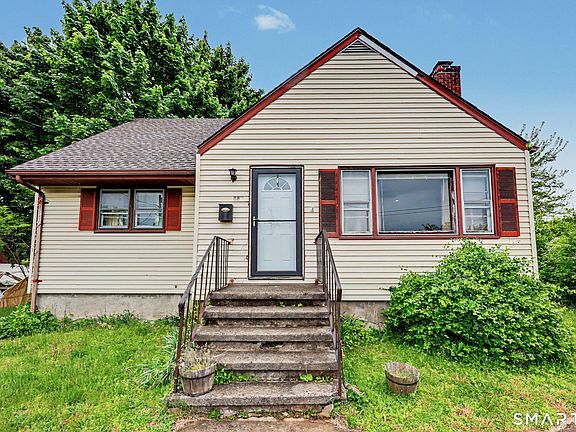 3rd image of 884 Wood Avenue