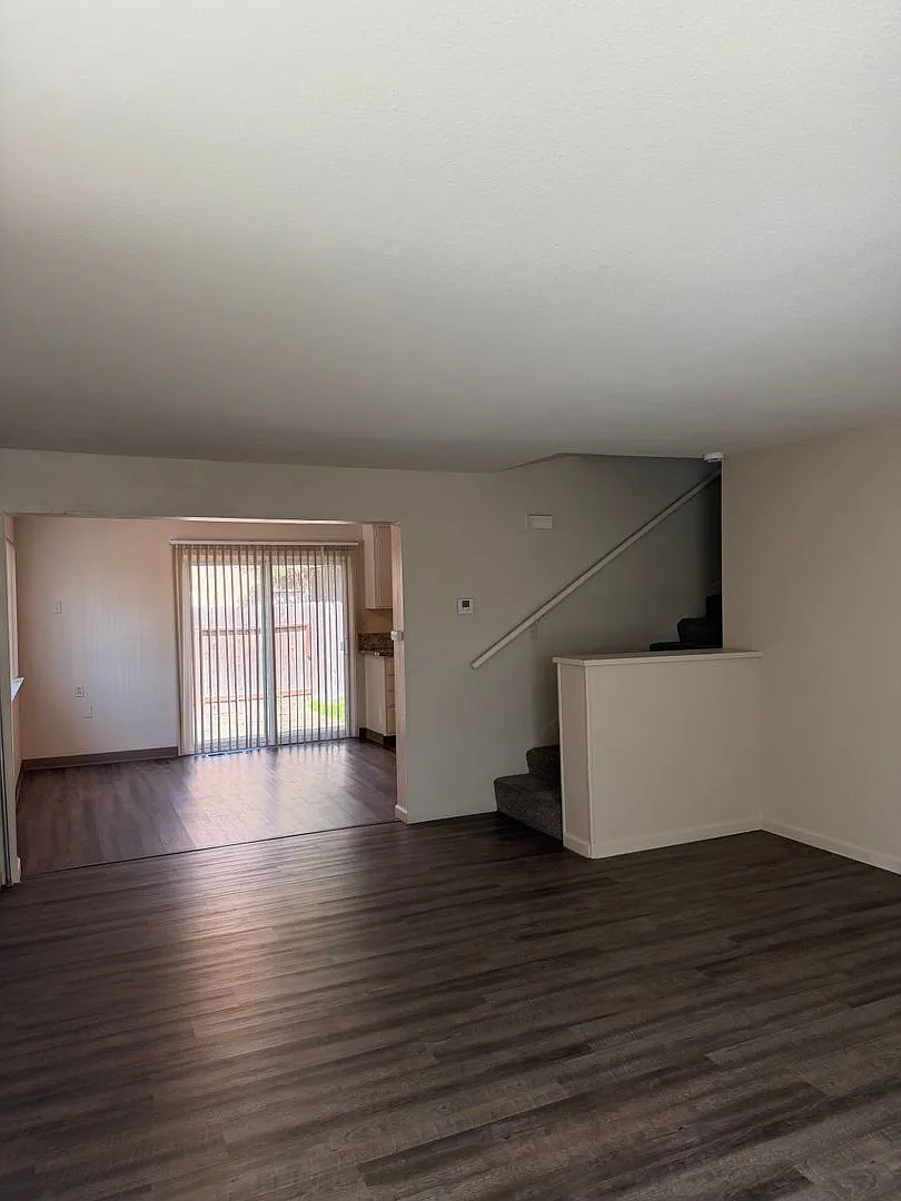 Updated Duplex In Sacramento!! — Photo 4