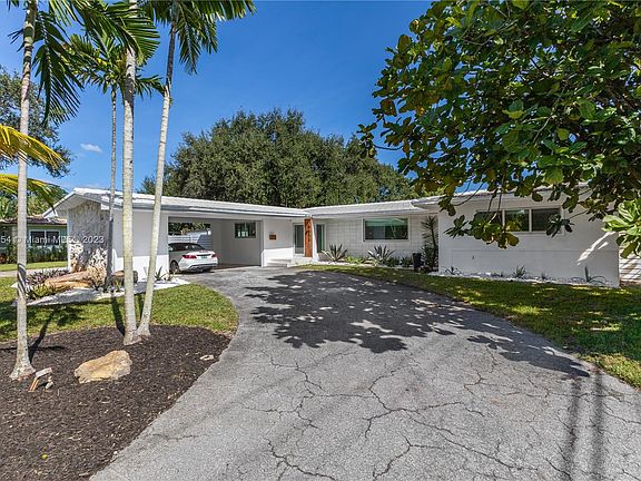 5th image of 8975 NW 1st Ave
