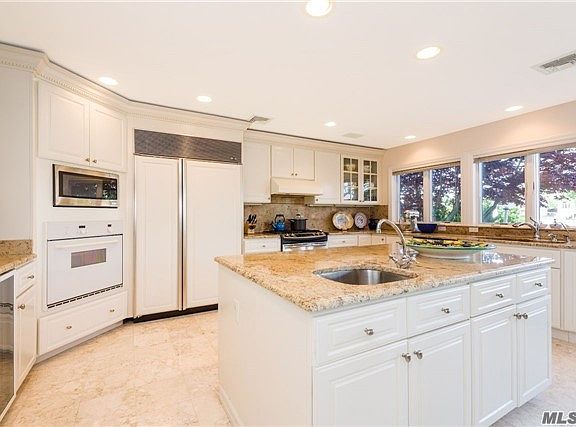 5th image of 2898 Lee Pl