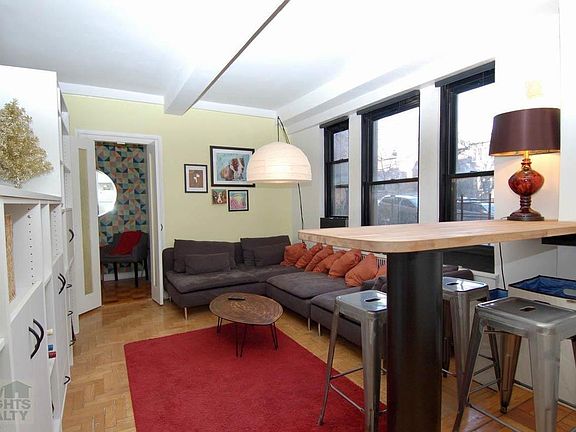 2nd image of 77 Park Ter APT D19