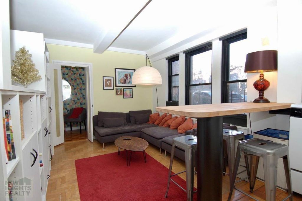 1 Bath Property, New York • 475 Sq Ft