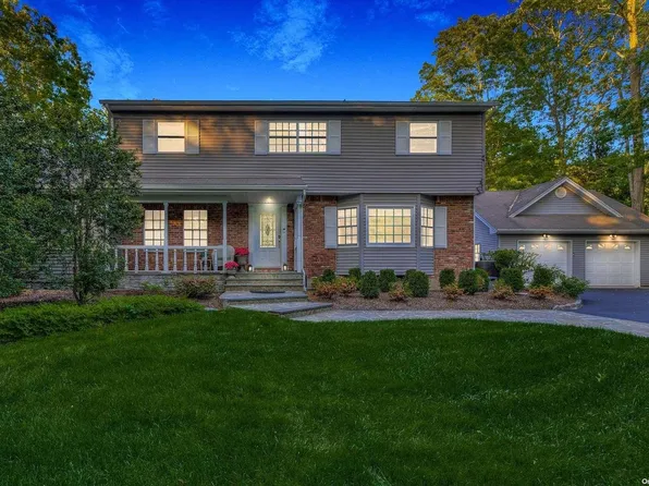 379 Pond Path, Setauket, NY 11733