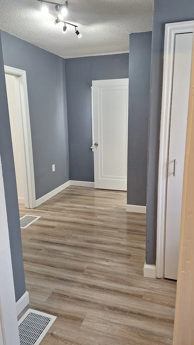 5511 Janet Ave photo 1