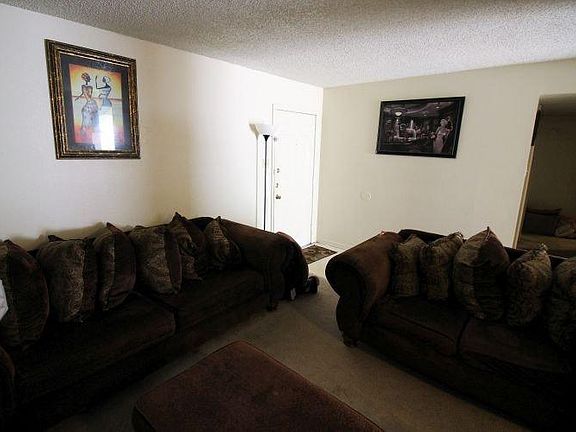 4th image of 407 Summer Ct APT D
