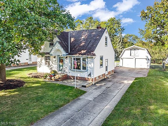 3rd image of 5096 Robinhood Dr