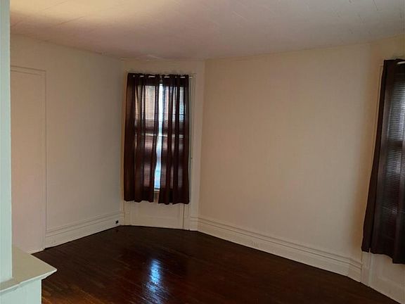 4th image of 126 Oakley Ave #1