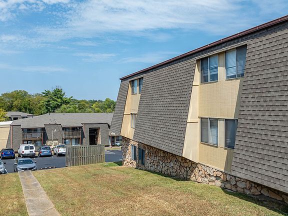 3rd image of 111 Whitsett Rd #C01